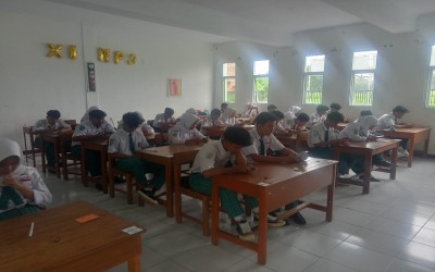 SMK Model Patriot IV Ciawigebang Gelar Asesmen Sumatif Akhir Semester Berbasis Android