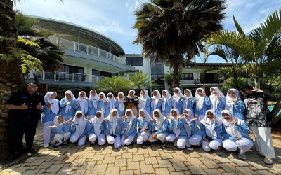 Siswa Layanan Kesehatan Perdalam Kompetensi Lewat Kunjungan Industri 2025